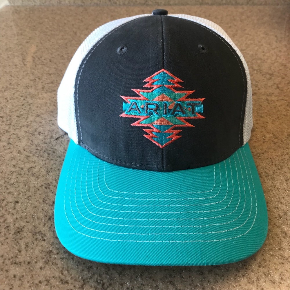 🆕 NWOT ARIAT SnapBack Hat